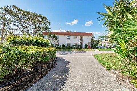 Condo in Stuart, Florida, 2 bedrooms  № 1435330 - photo 20