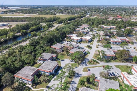 Condo in Stuart, Florida, 2 bedrooms  № 1435330 - photo 23