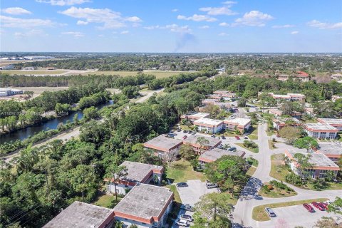 Condo in Stuart, Florida, 2 bedrooms  № 1435330 - photo 25