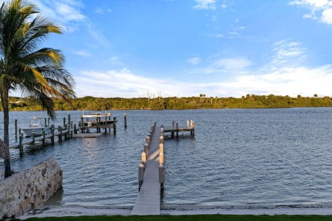 House in Tequesta, Florida 6 bedrooms, 462.65 sq.m. № 1155872 - photo 7