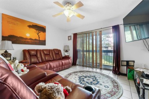 Condo in Tampa, Florida, 2 bedrooms  № 915703 - photo 5