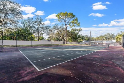 Condo in Tampa, Florida, 2 bedrooms  № 915703 - photo 19