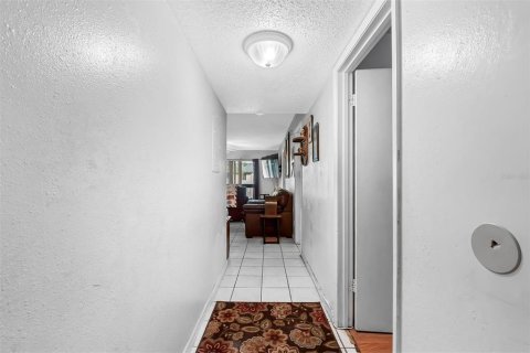 Condominio en venta en Tampa, Florida, 2 dormitorios, 86.96 m2 № 915703 - foto 11