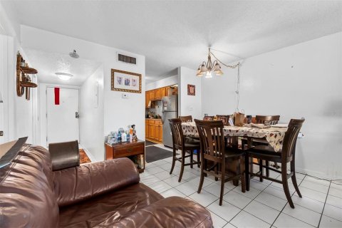 Condominio en venta en Tampa, Florida, 2 dormitorios, 86.96 m2 № 915703 - foto 10