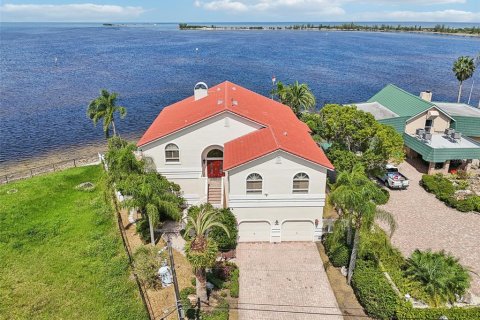 Casa en venta en Hernando Beach, Florida, 3 dormitorios, 250.65 m2 № 1374851 - foto 1