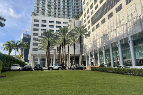 Propiedad comercial en venta en Miami, Florida № 1365783 - foto 15