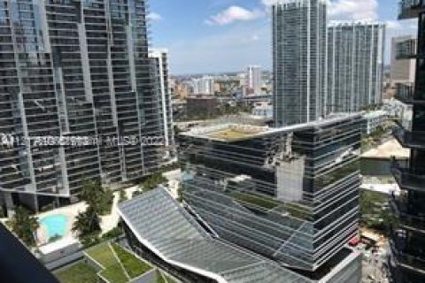 Condominio en venta en Miami, Florida, 1 dormitorio, 81.85 m2 № 7801 - foto 1