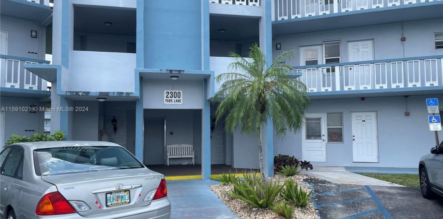 Condominio en Hollywood, Florida, 1 dormitorio  № 1180907