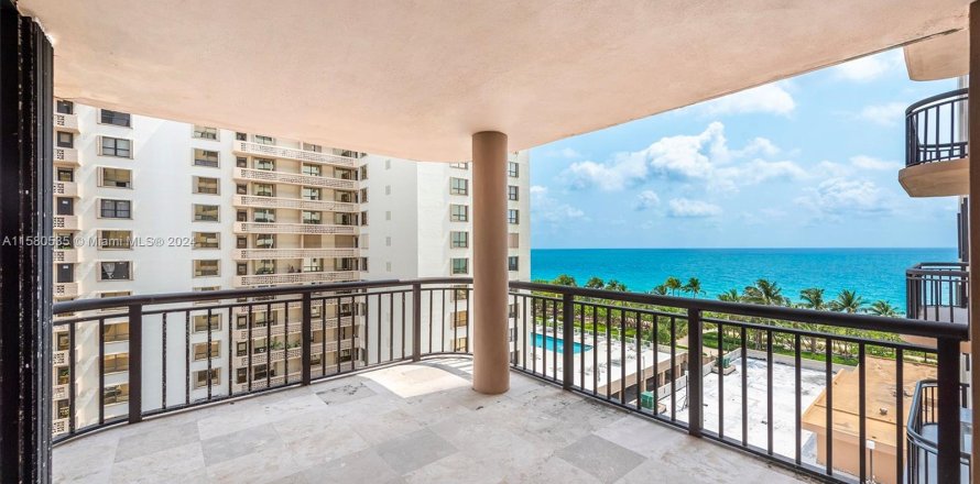 Condominio en Bal Harbour, Florida, 2 dormitorios  № 1180927