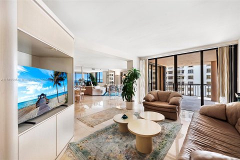 Condominio en venta en Bal Harbour, Florida, 2 dormitorios, 187.48 m2 № 1180927 - foto 13