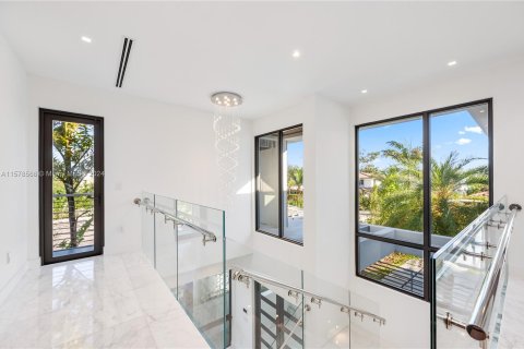 Casa en venta en Miami Beach, Florida, 5 dormitorios, 308.99 m2 № 1151096 - foto 19