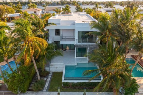 Villa ou maison à vendre à Miami Beach, Floride: 5 chambres, 308.99 m2 № 1151096 - photo 3