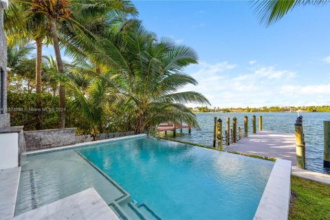 Villa ou maison à vendre à Miami Beach, Floride: 5 chambres, 308.99 m2 № 1151096 - photo 4