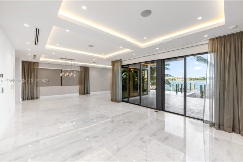 Villa ou maison à vendre à Miami Beach, Floride: 5 chambres, 308.99 m2 № 1151096 - photo 8