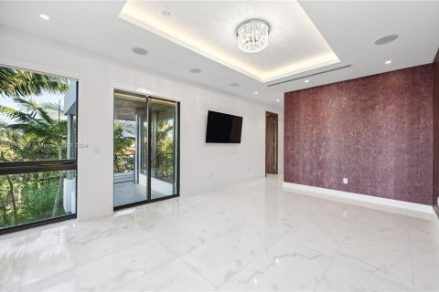 Casa en venta en Miami Beach, Florida, 5 dormitorios, 308.99 m2 № 1151096 - foto 26