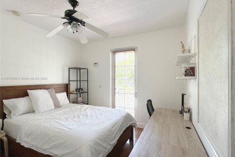 Condo in Pinecrest, Florida, 4 bedrooms  № 1151060 - photo 5