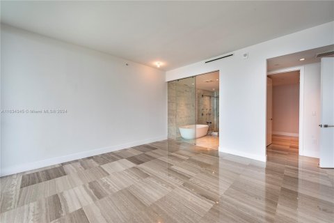 Condo in Miami Beach, Florida, 3 bedrooms  № 1315550 - photo 24