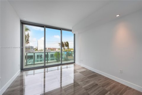 Condo in Miami Beach, Florida, 3 bedrooms  № 1315550 - photo 28