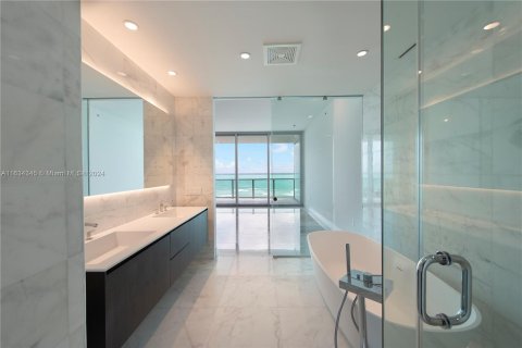 Condominio en venta en Miami Beach, Florida, 3 dormitorios, 198.16 m2 № 1315550 - foto 26