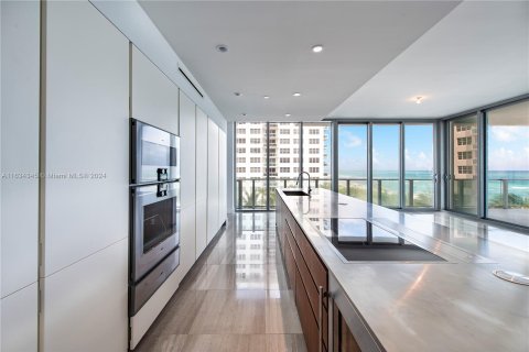 Condo in Miami Beach, Florida, 3 bedrooms  № 1315550 - photo 16