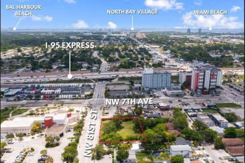 Commercial property in Miami, Florida № 1242225 - photo 4