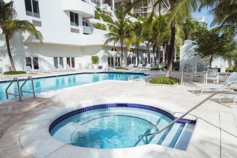 Condominio en alquiler en Miami Beach, Florida, 1 dormitorio, 106.93 m2 № 2800 - foto 28