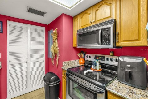 Adosado en venta en Tampa, Florida, 2 dormitorios, 142.7 m2 № 1087735 - foto 8