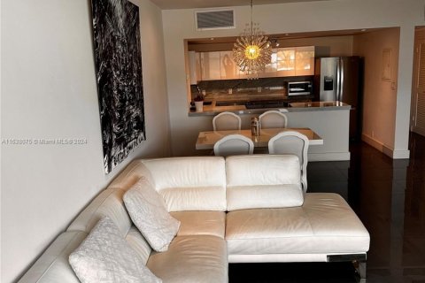 Condo in Miami Beach, Florida, 1 bedroom  № 1310376 - photo 5