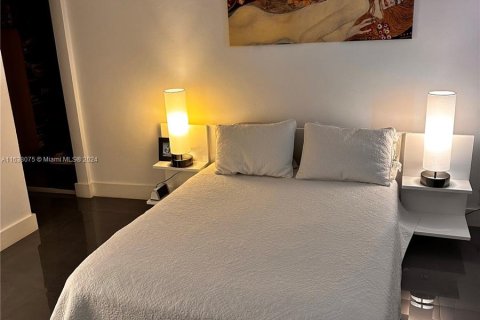 Condo in Miami Beach, Florida, 1 bedroom  № 1310376 - photo 28