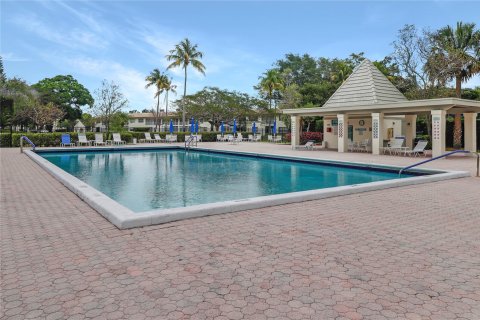 Condo in Coconut Creek, Florida, 3 bedrooms  № 1159948 - photo 12