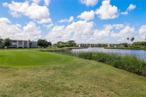 Condo in Coconut Creek, Florida, 3 bedrooms  № 1159948 - photo 1