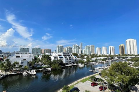 Copropriété à vendre à Sunny Isles Beach, Floride: 1 chambre, 64.57 m2 № 1362772 - photo 12