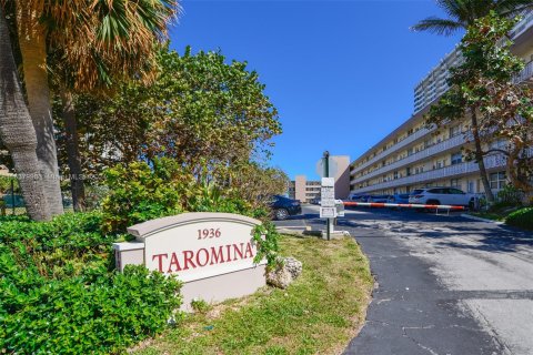 Copropriété à vendre à Hallandale Beach, Floride: 1 chambre, 81.57 m2 № 1310638 - photo 1