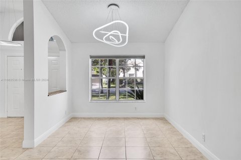 Villa ou maison à vendre à Weston, Floride: 4 chambres, 217.95 m2 № 1423056 - photo 10