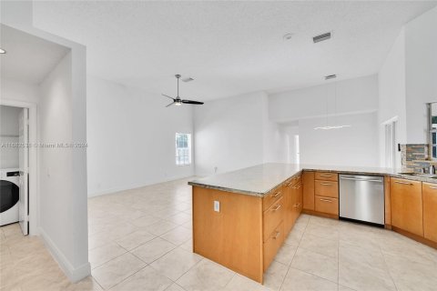 Villa ou maison à vendre à Weston, Floride: 4 chambres, 217.95 m2 № 1423056 - photo 16