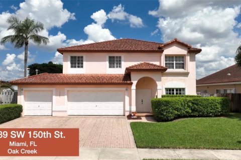 House in Miami, Florida 4 bedrooms, 266.07 sq.m. № 1377065 - photo 2