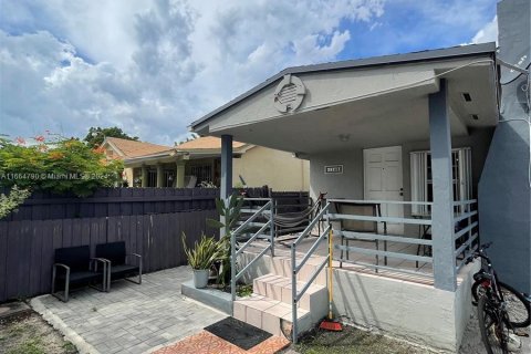 Casa en venta en Miami, Florida, 2 dormitorios, 197.7 m2 № 1377071 - foto 6