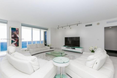 Condominio en venta en Hallandale Beach, Florida, 3 dormitorios, 193.05 m2 № 804164 - foto 5
