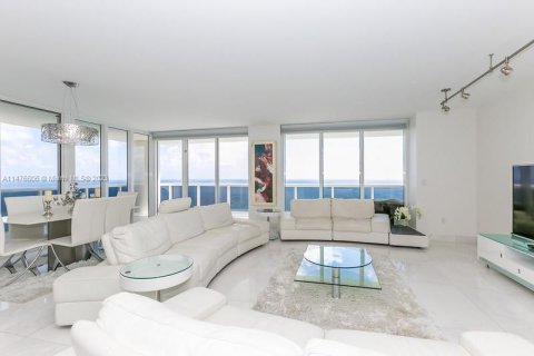 Condominio en venta en Hallandale Beach, Florida, 3 dormitorios, 193.05 m2 № 804164 - foto 4