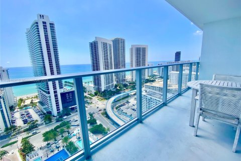 Condominio en alquiler en Hollywood, Florida, 2 dormitorios, 102.19 m2 № 509068 - foto 30