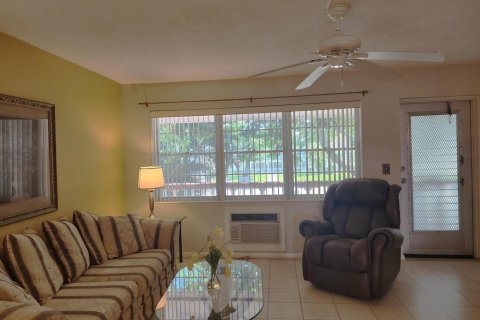 Condo in West Palm Beach, Florida, 1 bedroom  № 1135488 - photo 29