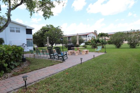 Condo in West Palm Beach, Florida, 1 bedroom  № 1135488 - photo 12