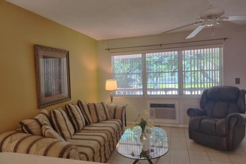 Condo in West Palm Beach, Florida, 1 bedroom  № 1135488 - photo 30