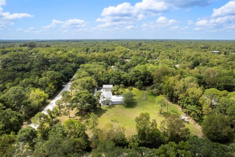 House in Jupiter, Florida 4 bedrooms, 199 sq.m. № 1178584 - photo 7