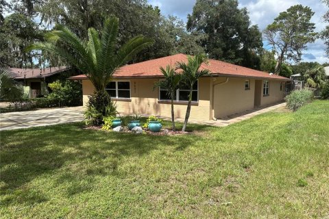 Casa en venta en New Port Richey, Florida, 4 dormitorios, 214.6 m2 № 1398697 - foto 1