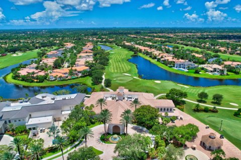 House in Delray Beach, Florida 4 bedrooms, 356.74 sq.m. № 1121241 - photo 9