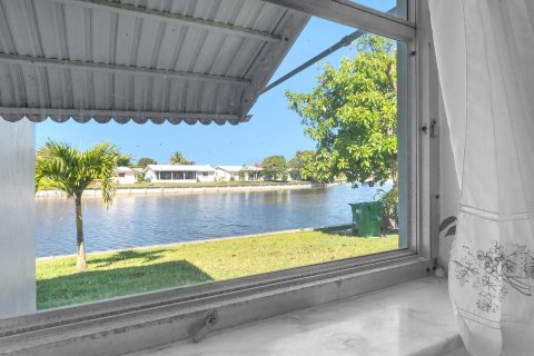 House in Tamarac, Florida 2 bedrooms, 127.74 sq.m. № 1121194 - photo 13