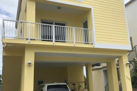 Casa en venta en Key Largo, Florida, 4 dormitorios № 3668 - foto 4