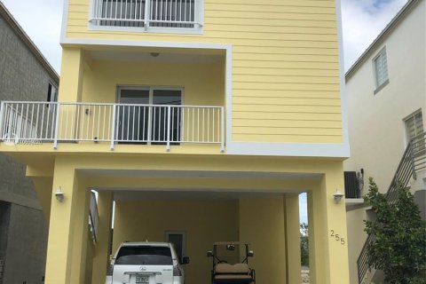 Casa en venta en Key Largo, Florida, 4 dormitorios № 3668 - foto 3