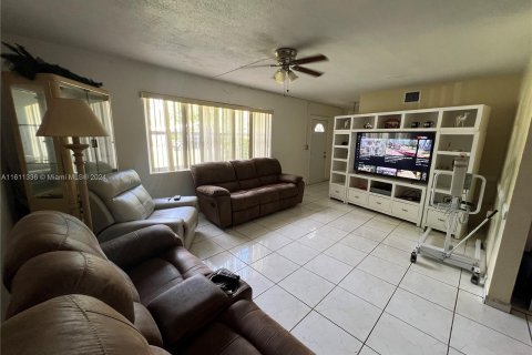 Villa ou maison à vendre à Biscayne Park, Floride: 2 chambres, 152.17 m2 № 1234803 - photo 4